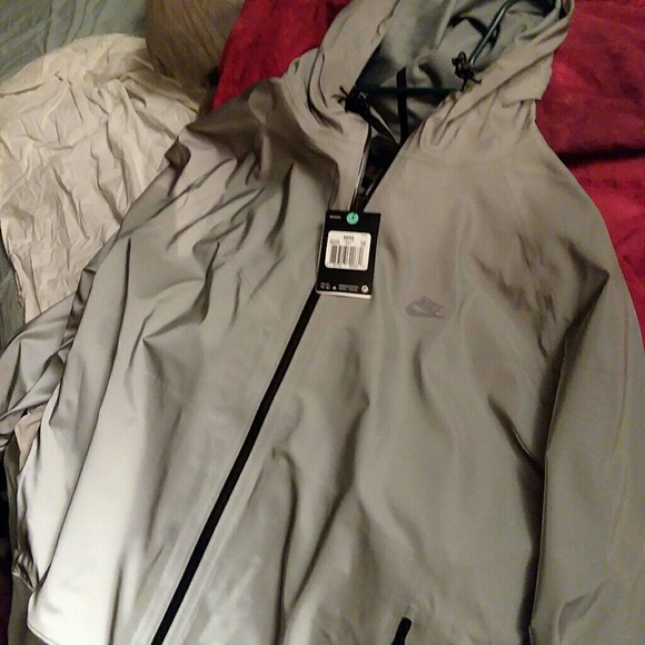 Nike 3M Full Reflective Running Outerwear nwt - Picture 6 of 8